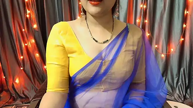 Snapshot of goldiwets chatting on 11-01-25, 02:35 goldiwets online show from 11-01-25, 02:35