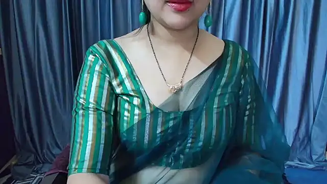 Snapshot of goldiwets chatting on 11-06-25, 04:02 goldiwets online show from 11-06-25, 04:02