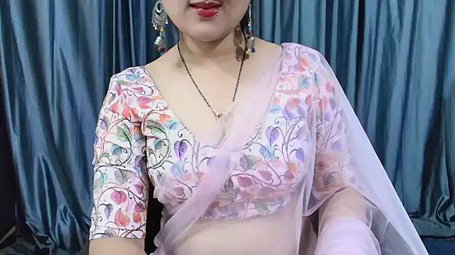 Snapshot of goldiwets chatting on 11-10-25, 04:17 goldiwets online show from 11-10-25, 04:17