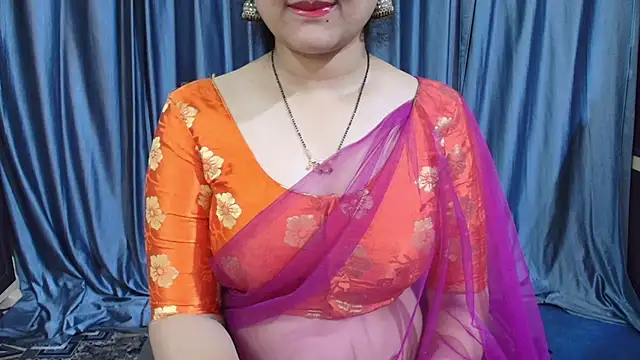 Snapshot of goldiwets chatting on 11-13-25, 04:55 goldiwets online show from 11-13-25, 04:55