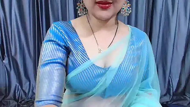 Snapshot of goldiwets chatting on 11-24-25, 04:45 goldiwets online show from 11-24-25, 04:45