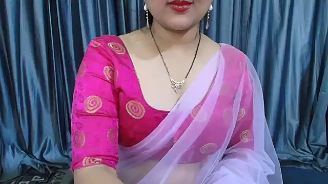 Snapshot of goldiwets chatting on 11-29-25, 08:17 goldiwets online show from 11-29-25, 08:17