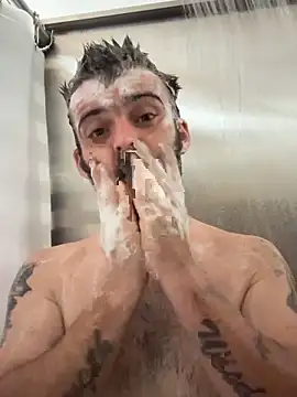 Snapshot of Duhon2317 chatting on 03-27-26, 01:33 Duhon2317 online show from 03-27-26, 01:33