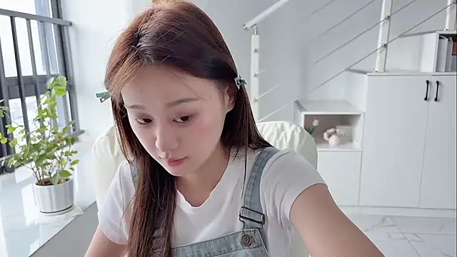 Snapshot of Cassie-20 chatting on 10-19-25, 02:01 Cassie-20 online show from 10-19-25, 02:01