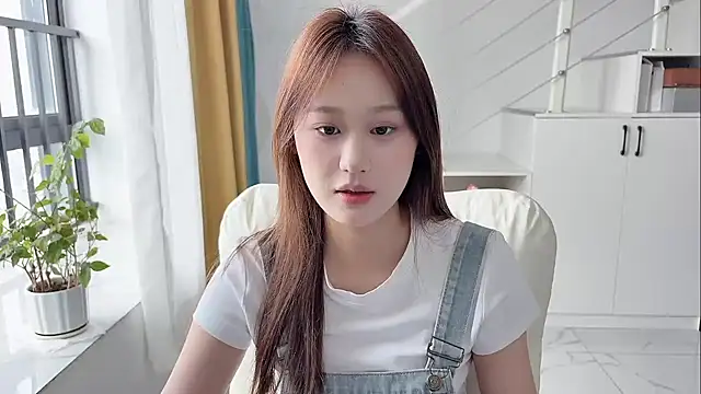 Snapshot of Cassie-20 chatting on 11-14-25, 02:10 Cassie-20 online show from 11-14-25, 02:10