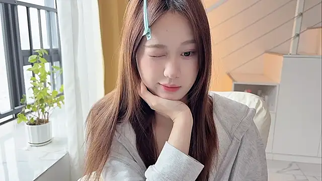 Snapshot of Cassie-20 chatting on 12-04-25, 02:21 Cassie-20 online show from 12-04-25, 02:21