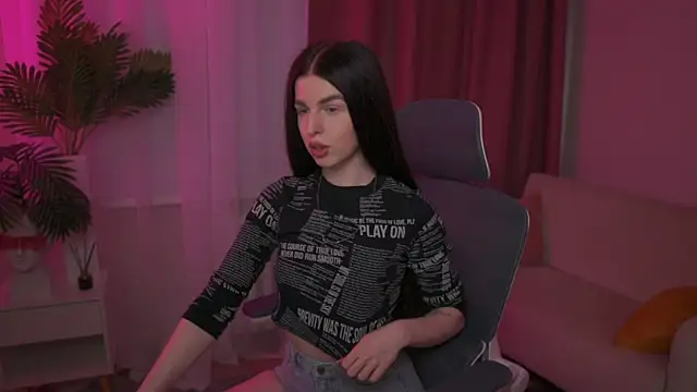 Snapshot of VictoriaPass chatting on 03-10-25, 10:26 VictoriaPass online show from 03-10-25, 10:26