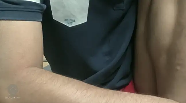 Snapshot of love_me_you chatting on 02-14-25, 10:17 love me you online show from 02-14-25, 10:17