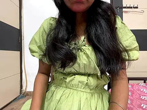 Snapshot of aliya_bhatt chatting on 10-26-25, 04:13 aliya bhatt online show from 10-26-25, 04:13