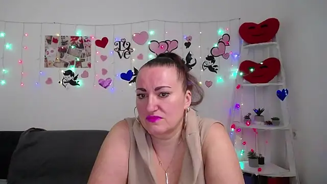 DianaMGG online show from 03-06-25, 06:30