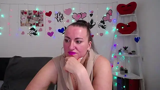 DianaMGG online show from 03-06-25, 09:36