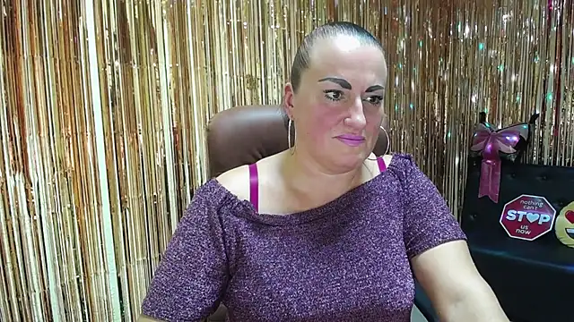 DianaMGG online show from 10-07-25, 06:38