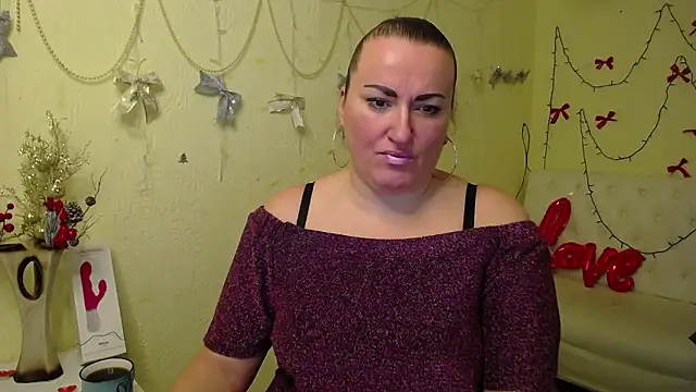 DianaMGG online show from 01-13-26, 06:40