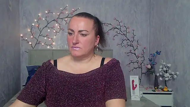 DianaMGG online show from 04-24-26, 05:43