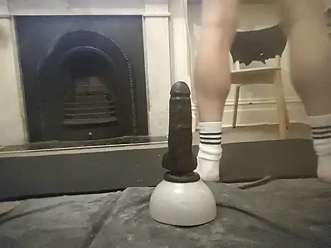 Snapshot of MystiqueRider chatting on 10-18-25, 03:02 MystiqueRider online show from 10-18-25, 03:02