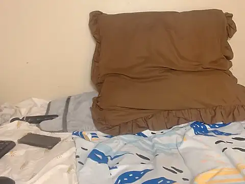 Snapshot of Karishma99_ chatting on 09-12-25, 08:36 Karishma99  online show from 09-12-25, 08:36