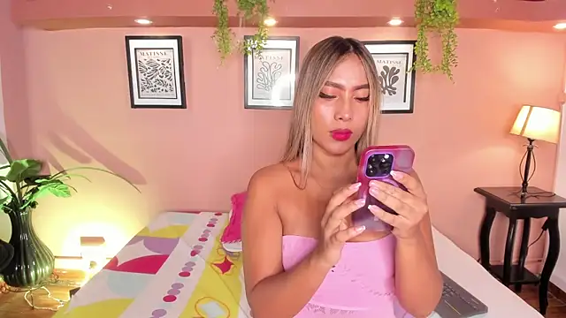SofiaBennett  online show from 05-04-26, 01:07