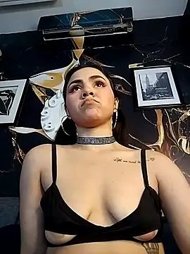 Snapshot of Natty_roberts_ chatting on 02-22-25, 10:20 Natty roberts  online show from 02-22-25, 10:20