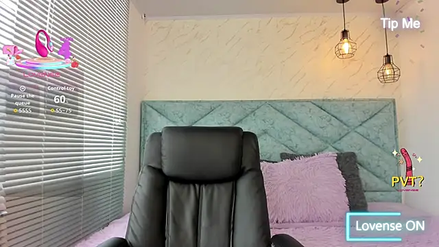 Snapshot of Katty_love01 chatting on 10-09-25, 07:12 Katty love01 online show from 10-09-25, 07:12