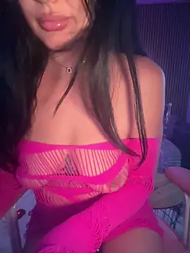 YoungHotMilf97 online show from 06-03-26, 07:11