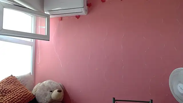 Snapshot of morahaze chatting on 02-19-25, 05:27 morahaze online show from 02-19-25, 05:27