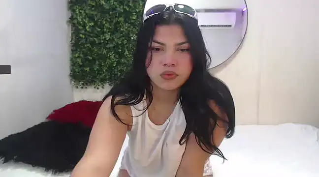 Snapshot of melany_rouse18 chatting on 02-27-25, 02:32 melany rouse18 online show from 02-27-25, 02:32