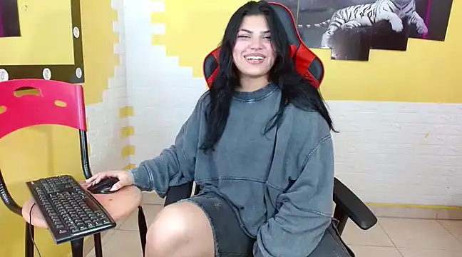 Snapshot of melany_rouse18 chatting on 02-28-25, 01:37 melany rouse18 online show from 02-28-25, 01:37