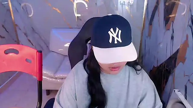 Snapshot of melany_rouse18 chatting on 10-04-25, 01:53 melany rouse18 online show from 10-04-25, 01:53