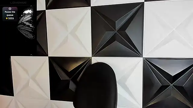 Snapshot of melany_rouse18 chatting on 10-25-25, 01:02 melany rouse18 online show from 10-25-25, 01:02