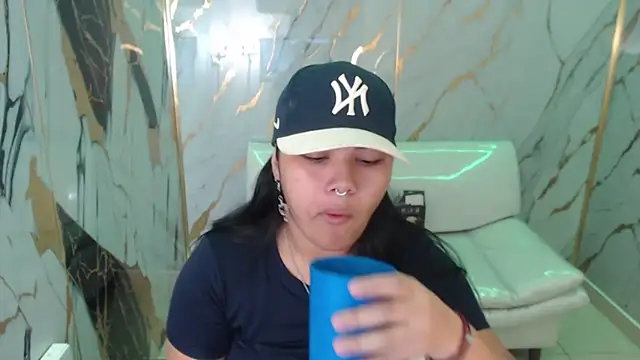 Snapshot of melany_rouse18 chatting on 11-18-25, 11:36 melany rouse18 online show from 11-18-25, 11:36