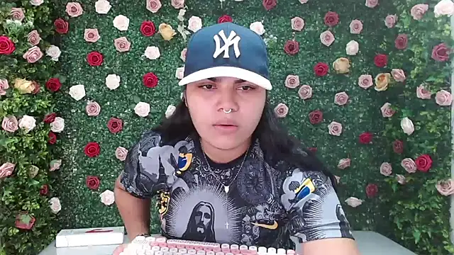 Snapshot of melany_rouse18 chatting on 11-24-25, 05:23 melany rouse18 online show from 11-24-25, 05:23