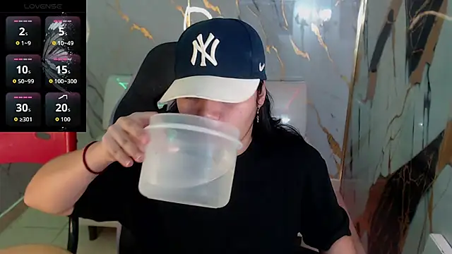 Snapshot of melany_rouse18 chatting on 12-04-25, 01:42 melany rouse18 online show from 12-04-25, 01:42