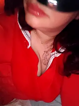 Loly2025 online show from 12-17-25, 04:18