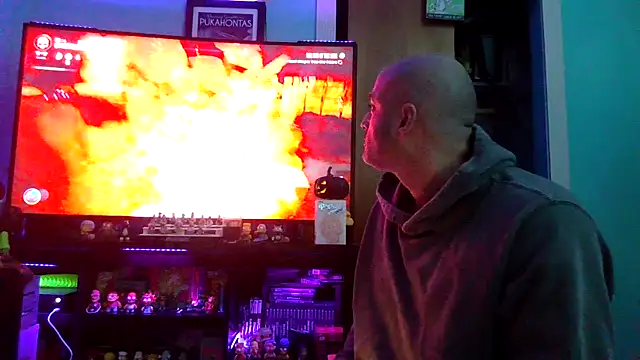 Novabear6996 online show from 10-17-25, 04:04