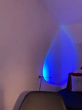 Dahiana Giil online show from 10-24-25, 05:59