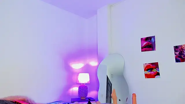 naomy 68 online show from 10-17-25, 03:42