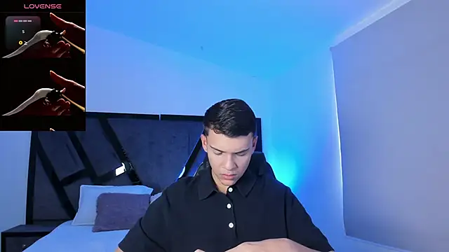 JacobRoberts1 online show from 10-04-25, 08:51