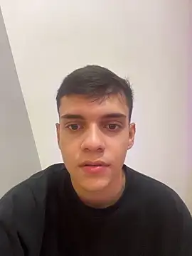 JacobRoberts1 online show from 11-06-25, 10:43