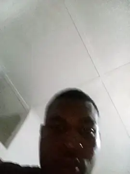 Snapshot of bosszonke123 chatting on 11-12-25, 08:52 bosszonke123 online show from 11-12-25, 08:52