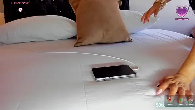 Skay Hot online show from 12-08-24, 06:28