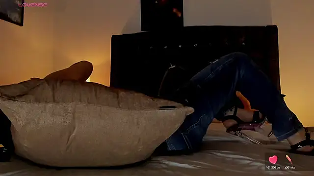 Snapshot of Skay_Hot chatting on 11-06-25, 02:34 Skay Hot online show from 11-06-25, 02:34