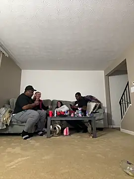 Snapshot of BlueNightsUncle chatting on 10-28-25, 01:42 BlueNightsUncle online show from 10-28-25, 01:42