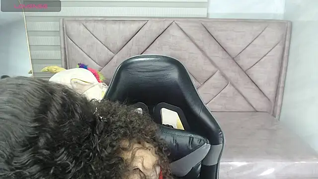 Snapshot of danatella_a chatting on 09-21-25, 01:24 danatella a online show from 09-21-25, 01:24