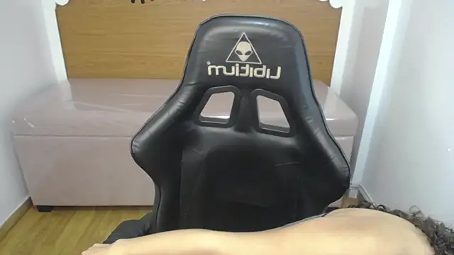 Snapshot of danatella_a chatting on 09-23-25, 01:03 danatella a online show from 09-23-25, 01:03