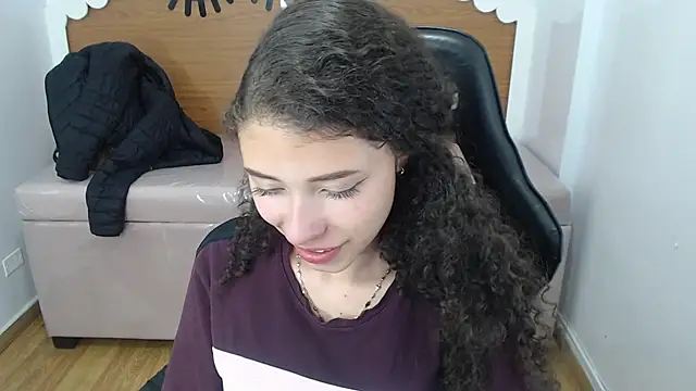 Snapshot of danatella_a chatting on 10-08-25, 01:58 danatella a online show from 10-08-25, 01:58