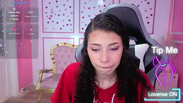 Snapshot of danatella_a chatting on 12-18-25, 07:53 danatella a online show from 12-18-25, 07:53