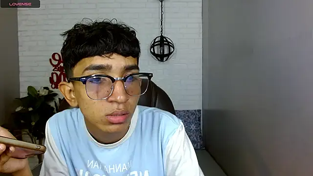 Snapshot of Martin_Linares chatting on 02-19-25, 01:28 Martin Linares online show from 02-19-25, 01:28