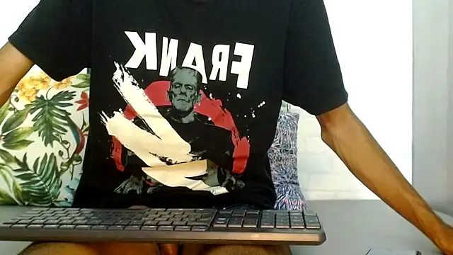 Snapshot of Martin_Linares chatting on 03-03-25, 04:56 Martin Linares online show from 03-03-25, 04:56