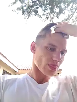 Ruanie online show from 04-18-26, 10:08