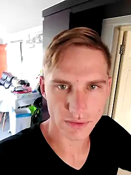 Ruanie online show from 04-27-26, 09:51